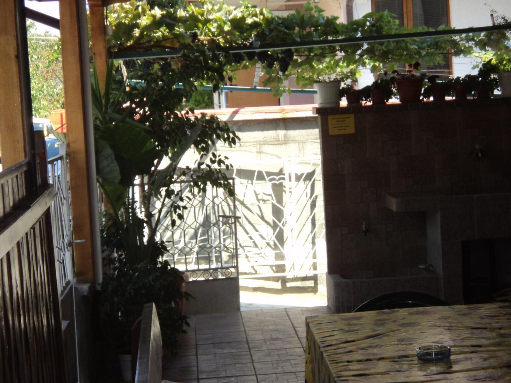 Guest House Drazhev Obzor Bagian luar foto