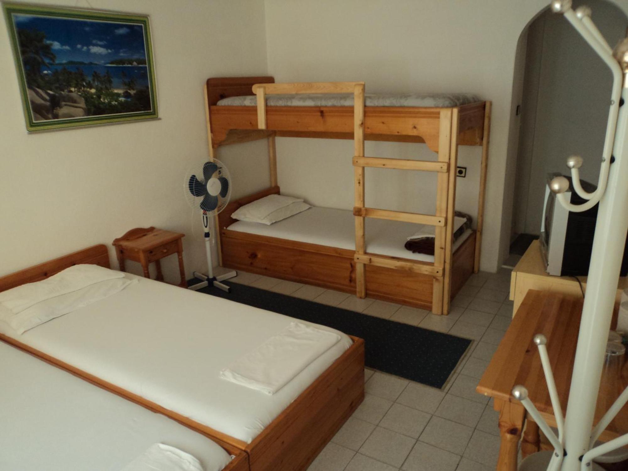 Guest House Drazhev Obzor Bagian luar foto