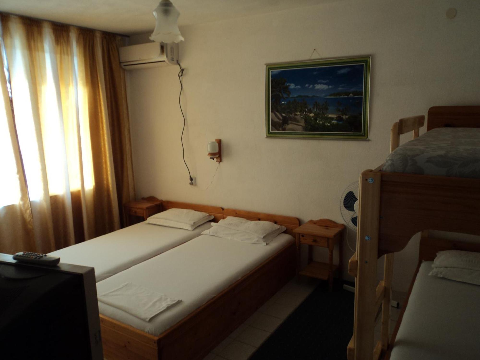 Guest House Drazhev Obzor Bagian luar foto
