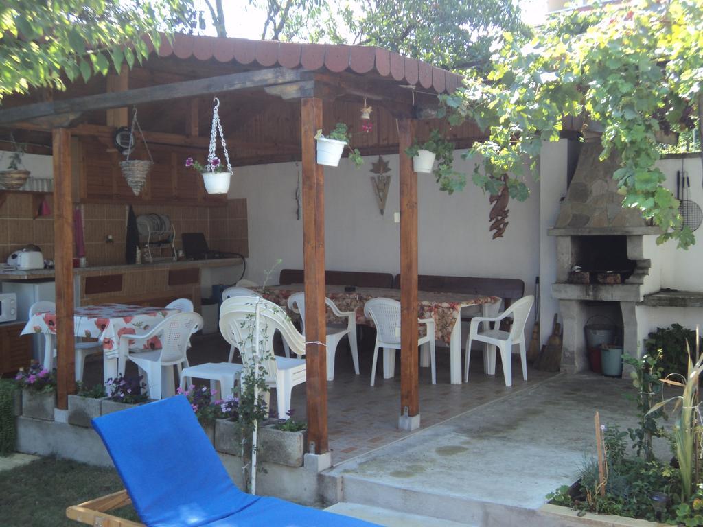 Guest House Drazhev Obzor Bagian luar foto