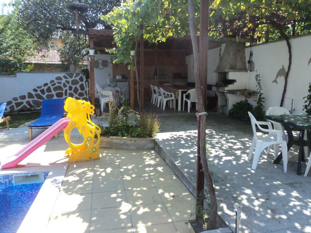 Guest House Drazhev Obzor Bagian luar foto